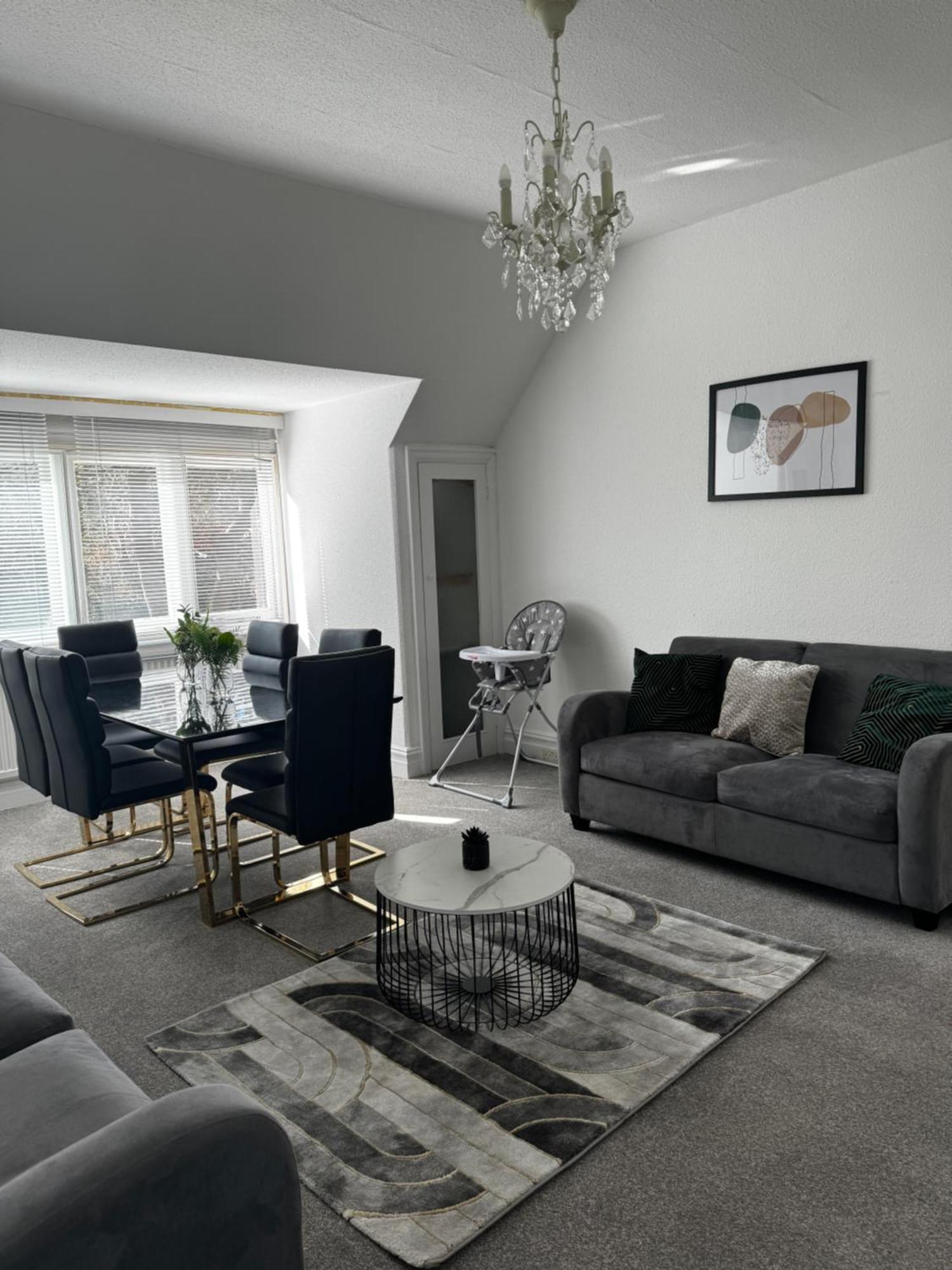 Apartment In Canford Cliffs Close To Sandbanks Beach Poole Ngoại thất bức ảnh